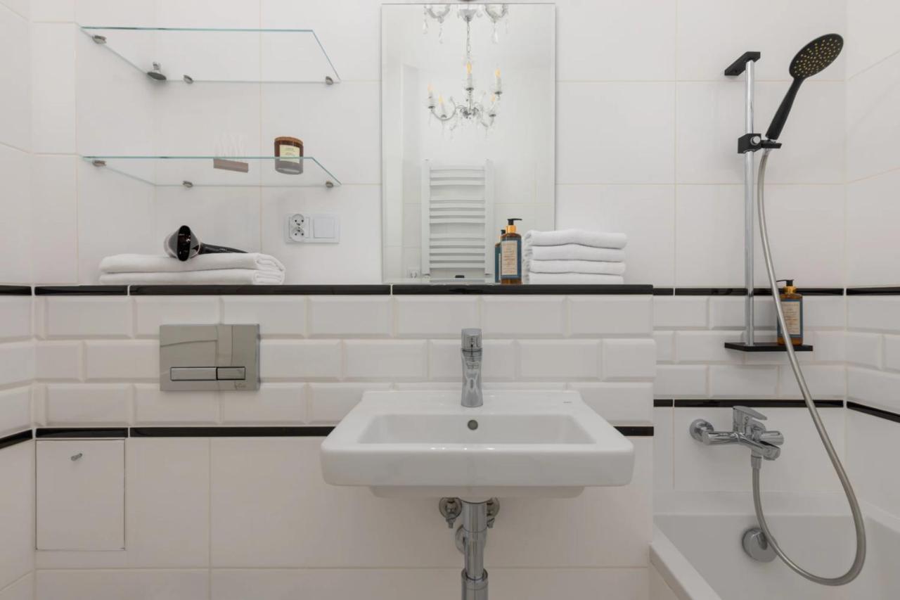 Przestronny Apartament Z Widokiem Na Miasto W Warszawie 바르샤바 외부 사진