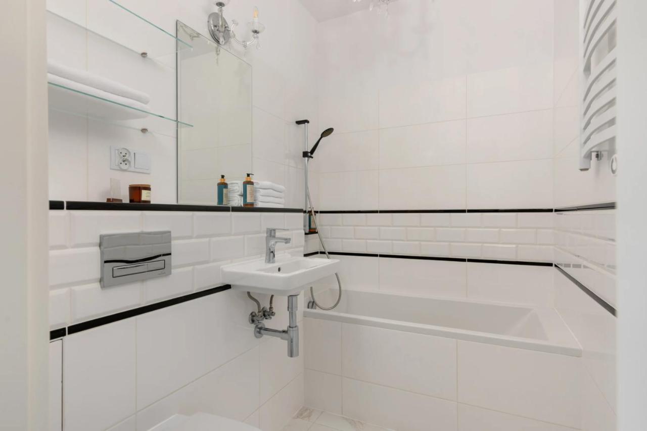 Przestronny Apartament Z Widokiem Na Miasto W Warszawie 바르샤바 외부 사진